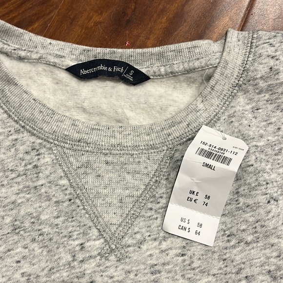 NWT Abercrombie Rainbow Sweatshirt Women’s Small - Picture 2 of 2